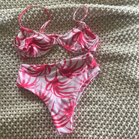 Mikoh WAIKUI BOTTOM (size L) & LIMA TOP (size M) Set - Water Fern Kimchi - Picture 1 of 7